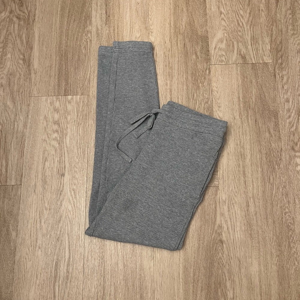 aritzia sweatpants